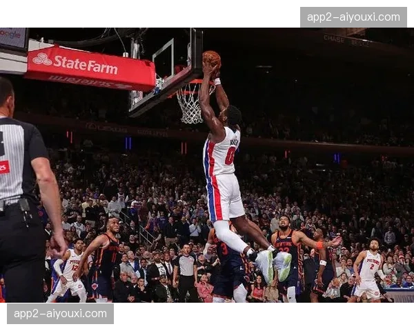 活塞客场大胜尼克斯15分 坎宁安核心作用凸显